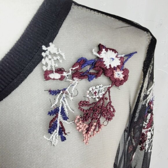 Willow & Clay Mesh Floral Embroidered Yoke Blouse Top Black Size Small - Picture 5 of 14